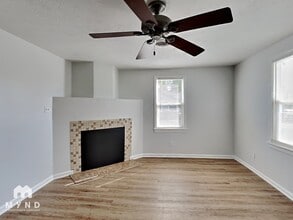 808 W Smith Valley Rd in Greenwood, IN - Building Photo - Building Photo