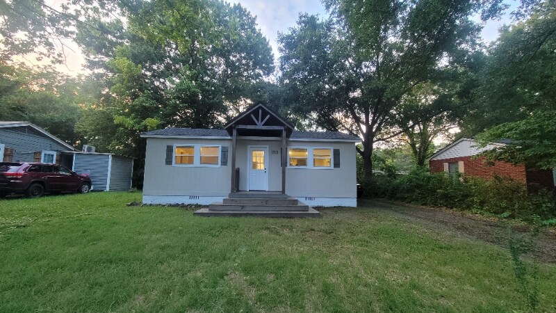 206 W Chester St in Des Arc, AR - Building Photo