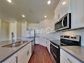 979 N Nichole Ave in Boise, ID - Building Photo - Building Photo