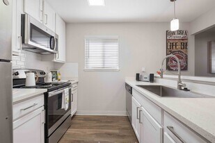 Terra House Apartments in San Jose, CA - Building Photo