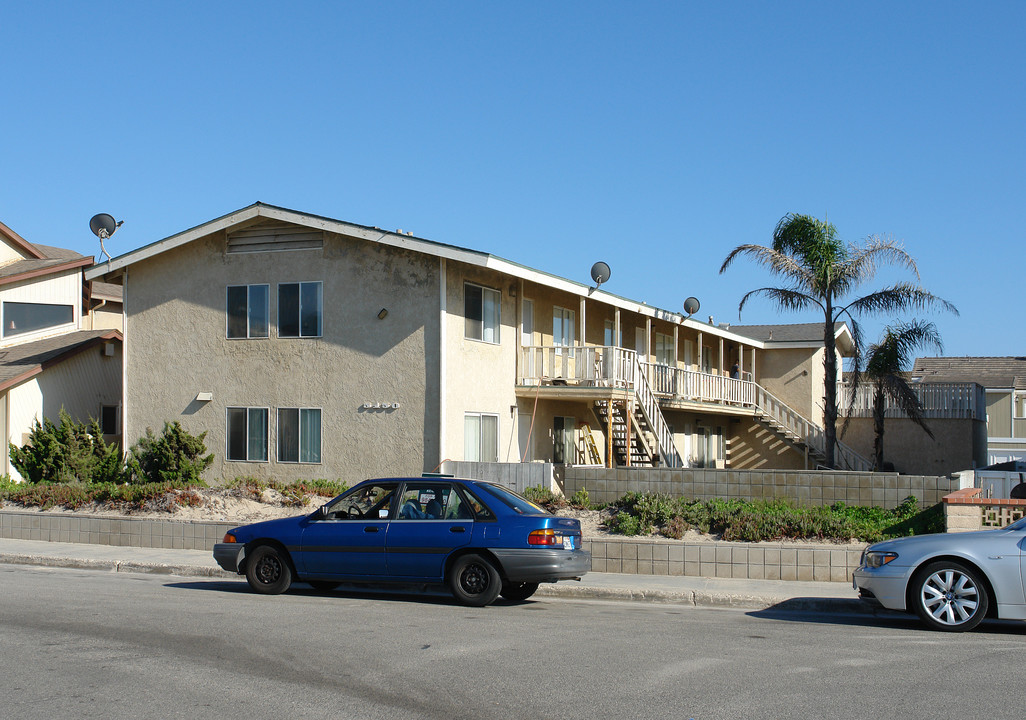 5150 Neptune Sq. in Oxnard, CA - Foto de edificio