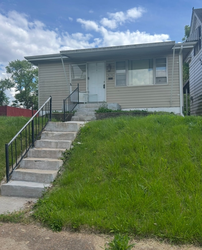 property at 924 Elias Ave