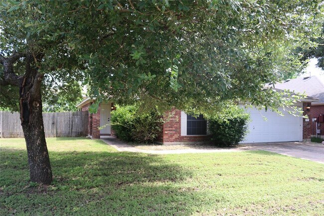 701 Johnny Bench in Round Rock, TX - Building Photo - Building Photo