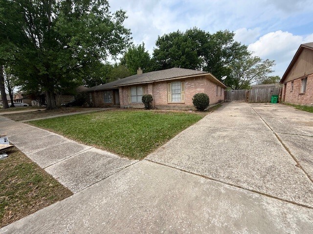 2435 Spring Dusk Ln in Spring, TX - Building Photo - Building Photo