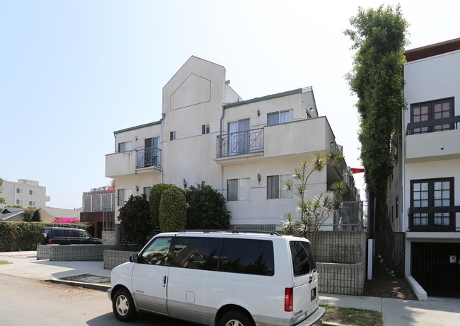 11834 Avon Way in Los Angeles, CA - Foto de edificio - Building Photo