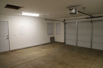 3225 Clayton Rd, Unit B in Concord, CA - Building Photo - Building Photo