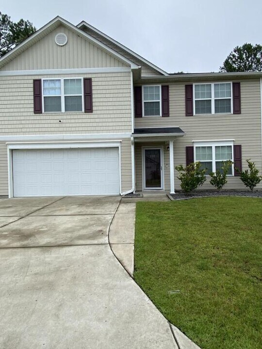 137 Bendick Ct in Little River, SC - Building Photo