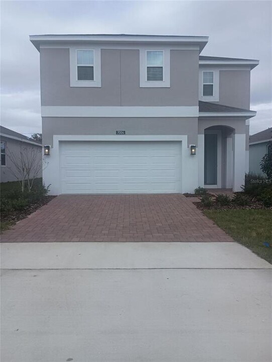 7004 Broad Wing Lp in Howey In The Hills, FL - Building Photo