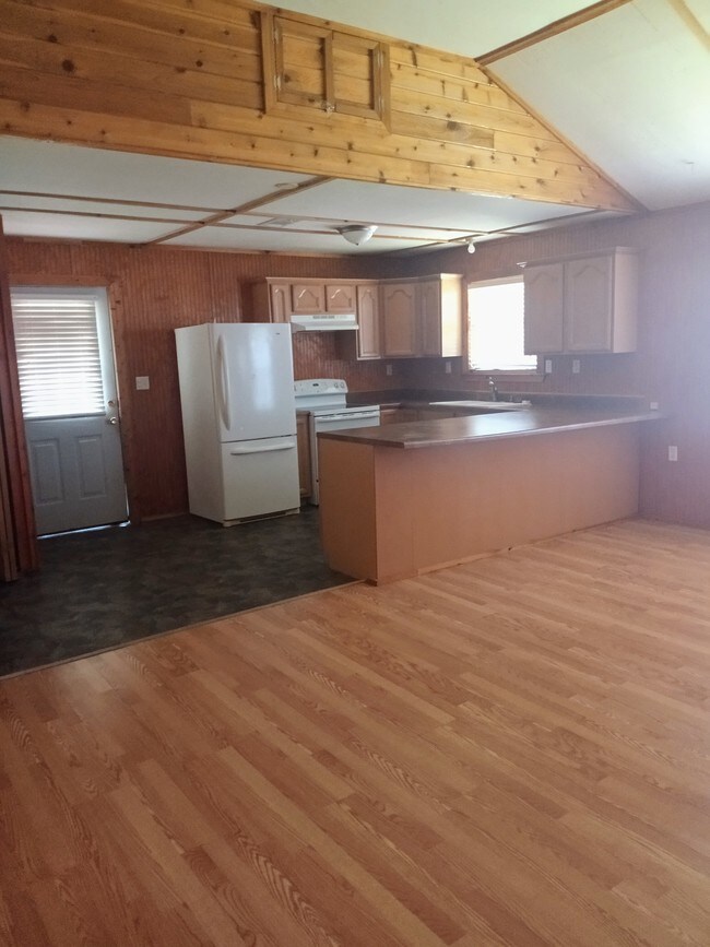 1904 N Houston St Livingston, TX Rentals