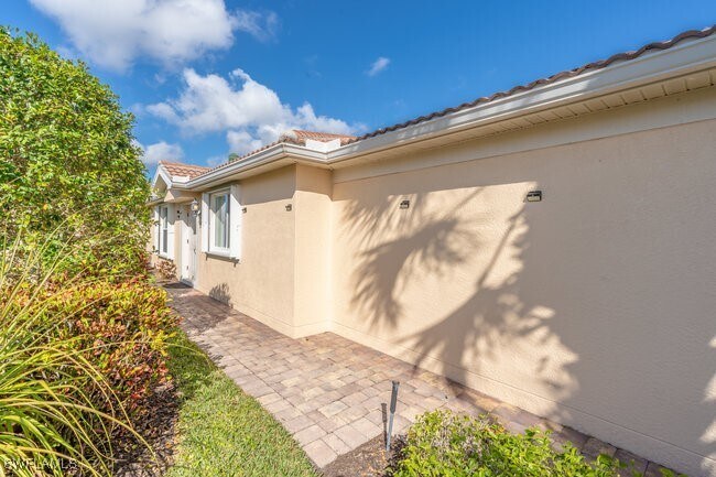 property at 7243 Salerno Ct