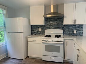 50 William St, Unit Remodeled 2nd Floor Apt in New Haven, CT - Building Photo - Building Photo
