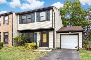 1690 Watertower Dr in Columbus, OH - Building Photo