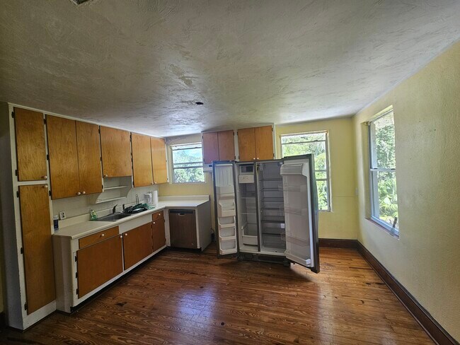 property at 644 E College Ave