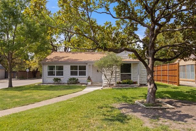 property at 9103 Forest Hills Blvd
