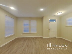 301 Thomas Point Dr in Fortville, IN - Building Photo - Building Photo