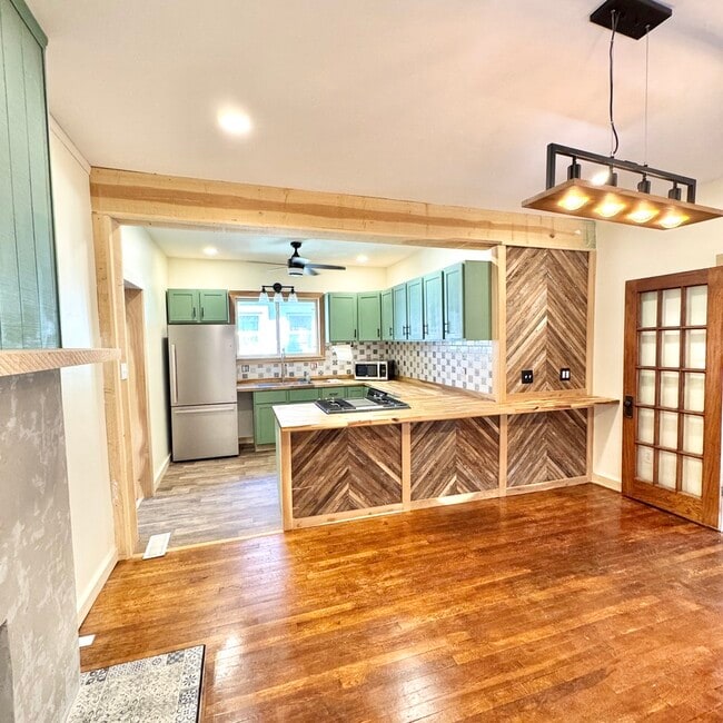 property at 809 5th St