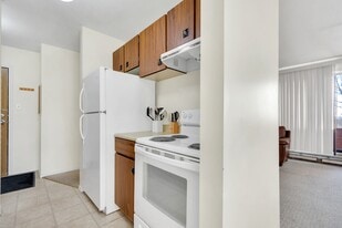 10609 102 St in Grande Prairie, AB - Building Photo