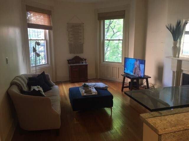 298 Commonwealth Ave, Unit 302 in Boston, MA - Building Photo