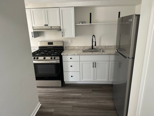 property at 2908 N Rockwood Dr