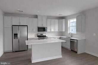 735 Platinum Dr in Phoenixville, PA - Building Photo - Building Photo