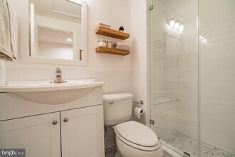 619 11th St NE in Washington, DC - Building Photo - Building Photo