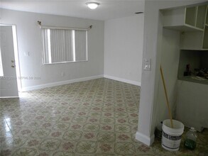 214 NW 49th Ave in Miami, FL - Building Photo - Building Photo