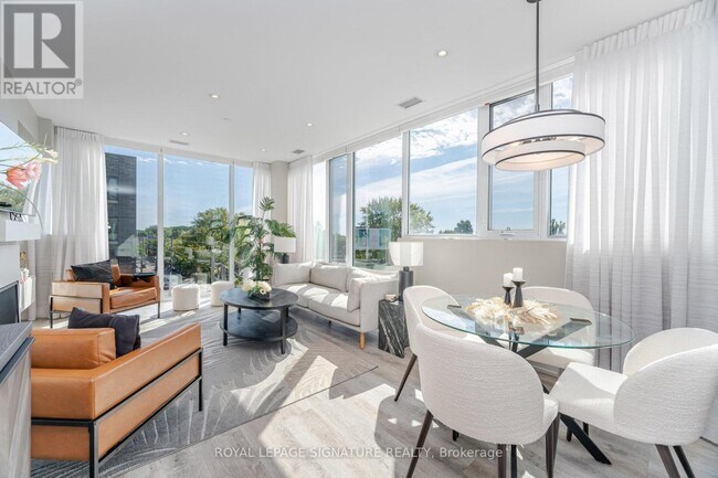 200 Woodbine Ave in Toronto, ON - Building Photo - Building Photo