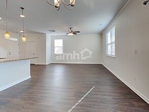 509 Wayton Cir in Moncks Corner, SC - Foto de edificio - Building Photo