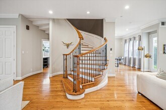 1502 Whispering Pines Dr in Houston, TX - Building Photo - Building Photo