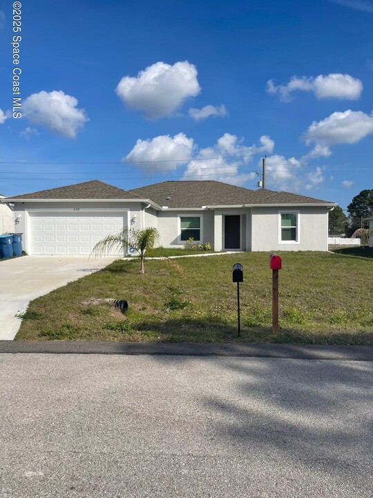 359 Wilton Ave SW in Palm Bay, FL - Building Photo