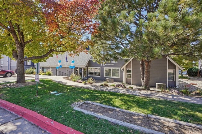 Windmill Apartments in Colorado Springs, CO - Building Photo - Building Photo