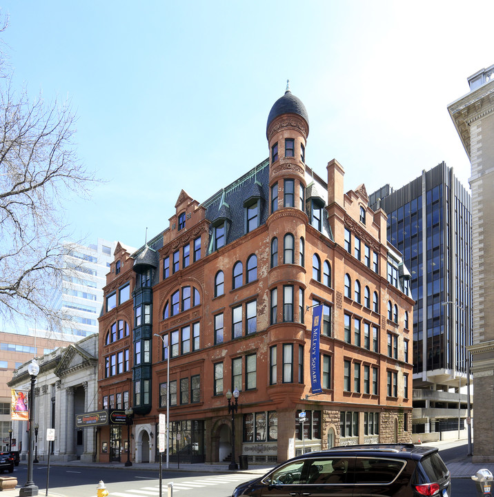 McLevy Square Apartments in Bridgeport, CT - Foto de edificio