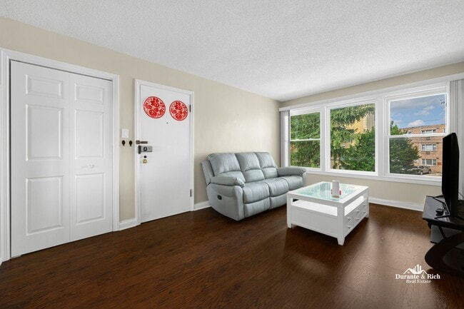 9115 Lamon Ave in Skokie, IL - Building Photo - Building Photo