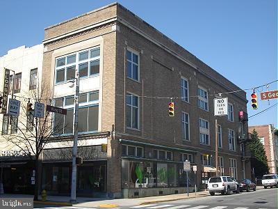 1 E King St in York, PA - Building Photo