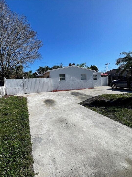 1531 N 69th Terrace in Hollywood, FL - Building Photo