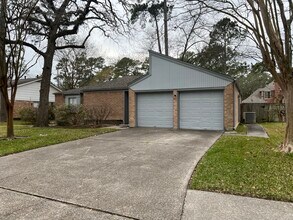 14715 Spring Lake Dr in Houston, TX - Building Photo - Building Photo