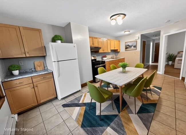 422 Saratoga St in Boston, MA - Building Photo - Building Photo