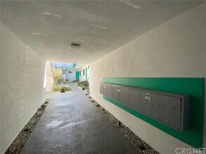 252 S New Hampshire Ave-Unit -3 in Los Angeles, CA - Building Photo - Building Photo