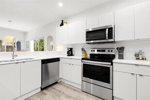 1123 NE 23rd Terrace, Unit 1812 in Pompano Beach, FL - Building Photo