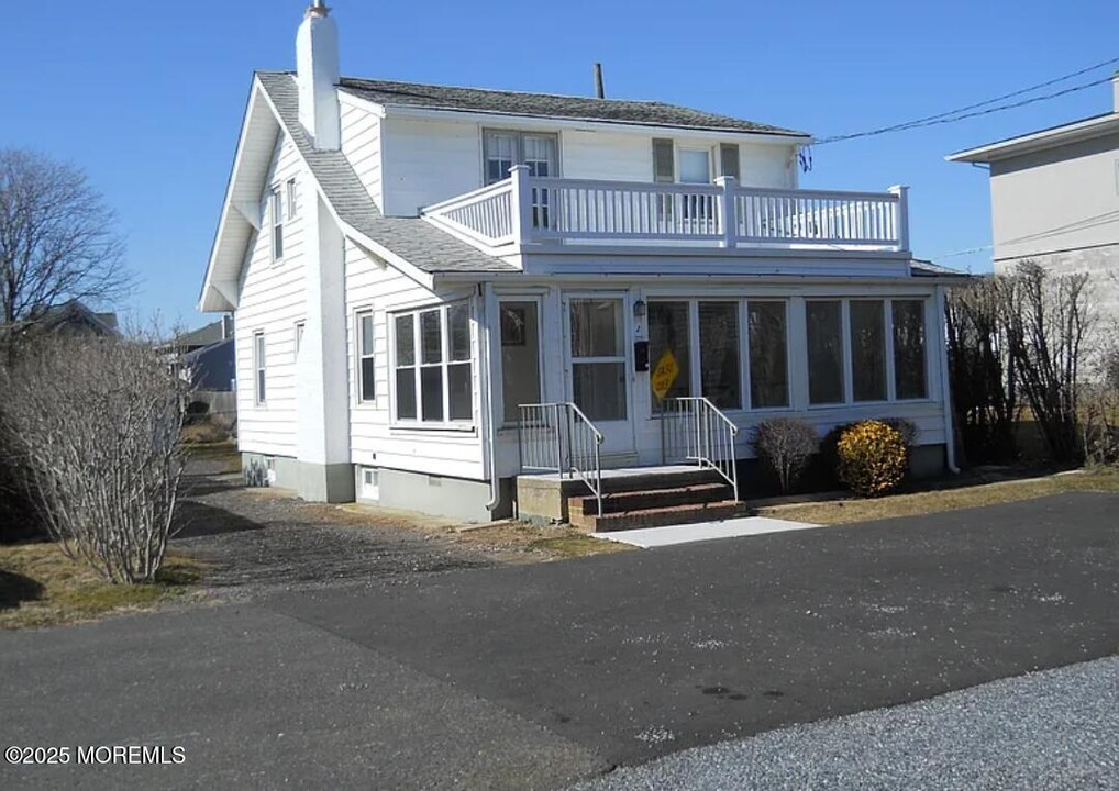 2 Ocean Ct in Long Branch, NJ - Building Photo