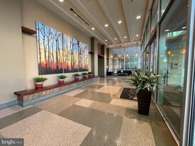 4600 S Four Mile Run Dr in Arlington, VA - Building Photo