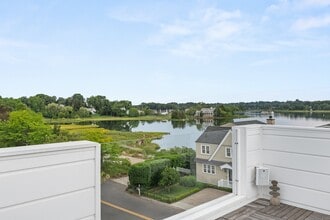 200 Hillspoint Rd in Westport, CT - Building Photo - Building Photo