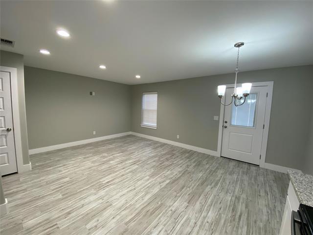 131 E Bond St in Denison, TX - Foto de edificio - Building Photo