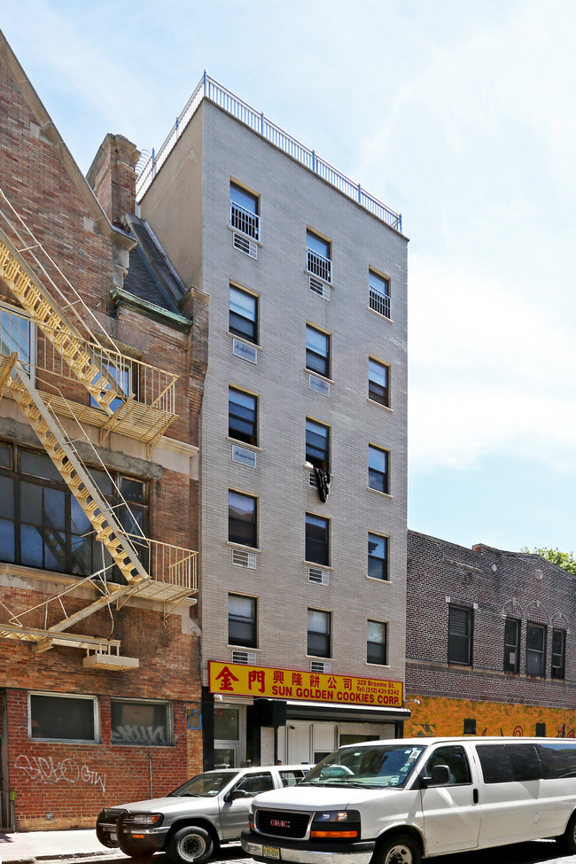 328 Broome St in New York, NY - Building Photo - Building Photo