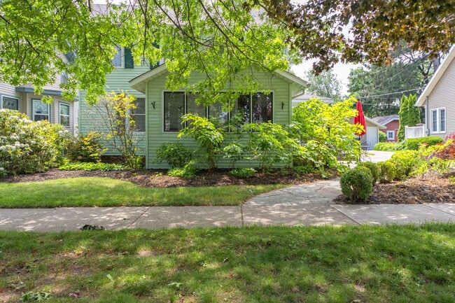 property at 318 Superior St