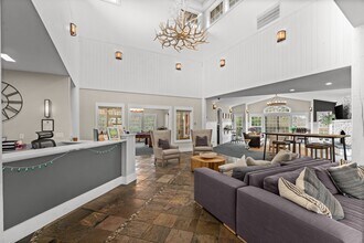 Deer Creek Apartments in Puyallup, WA - Building Photo - Building Photo