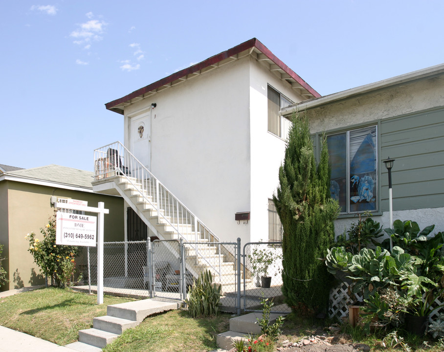 6568 S Van Ness Ave in Los Angeles, CA - Building Photo