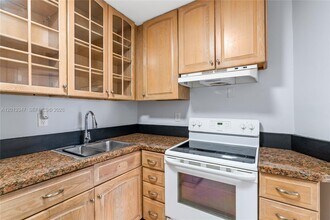 18638 NE 18th Ave in Miami, FL - Building Photo - Building Photo