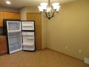 111-115 Nordic Way in Slinger, WI - Building Photo - Building Photo