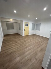 17204 Crenshaw Blvd, Unit Main House in Torrance, CA - Building Photo - Building Photo